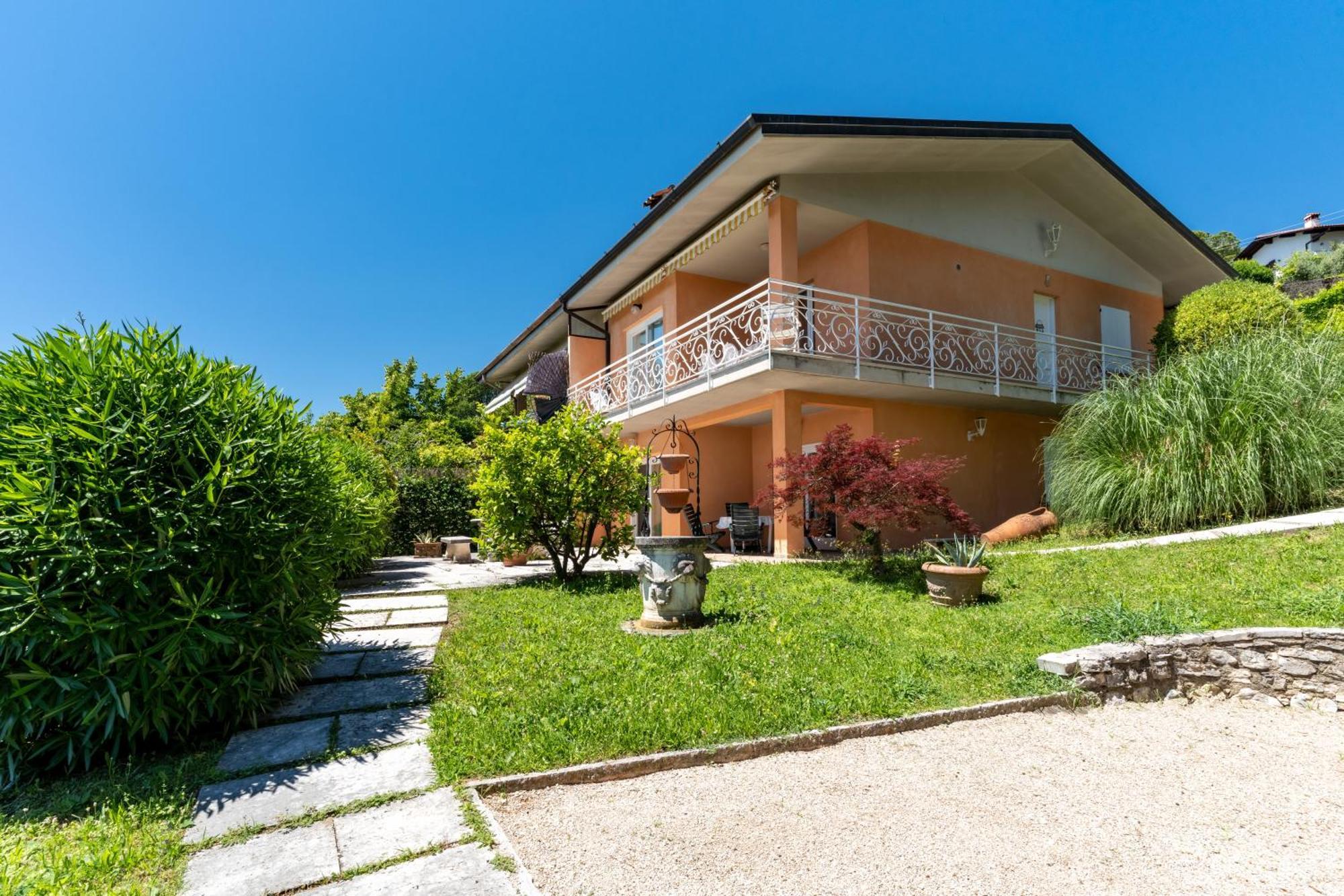Casa Belvedere ตอสโกลาโน มาแดร์โน ภายนอก รูปภาพ