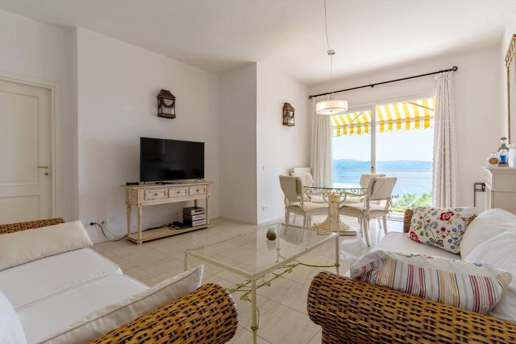 Casa Belvedere ตอสโกลาโน มาแดร์โน ภายนอก รูปภาพ